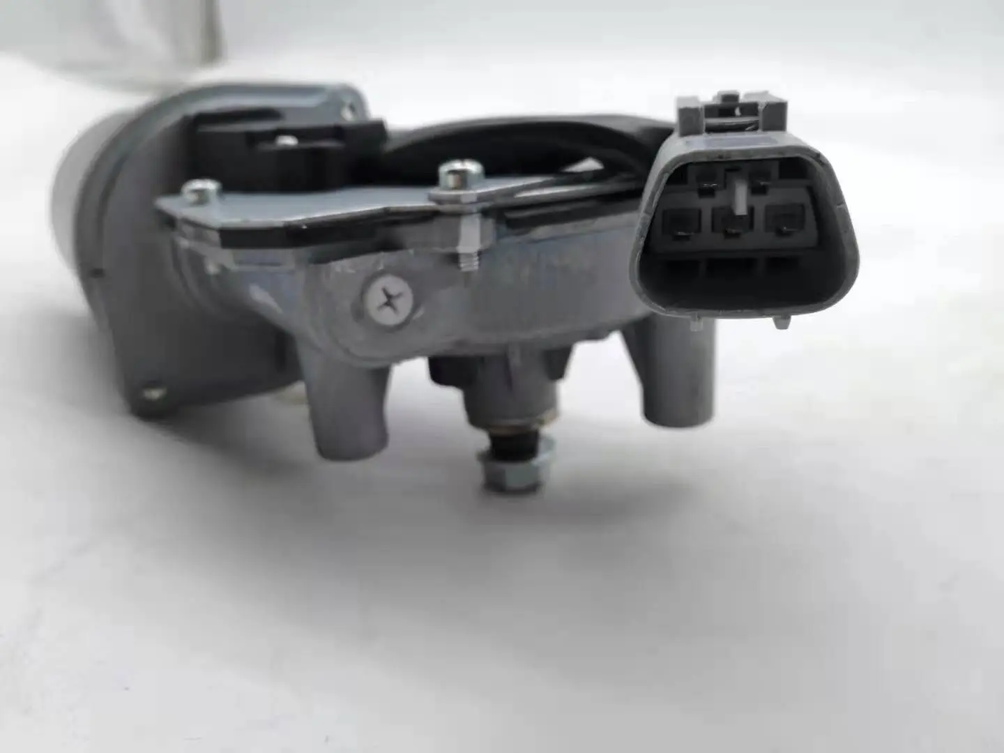 Suitable for Dongfeng DFM Fengshen AX7 front wiper motor scraping motor