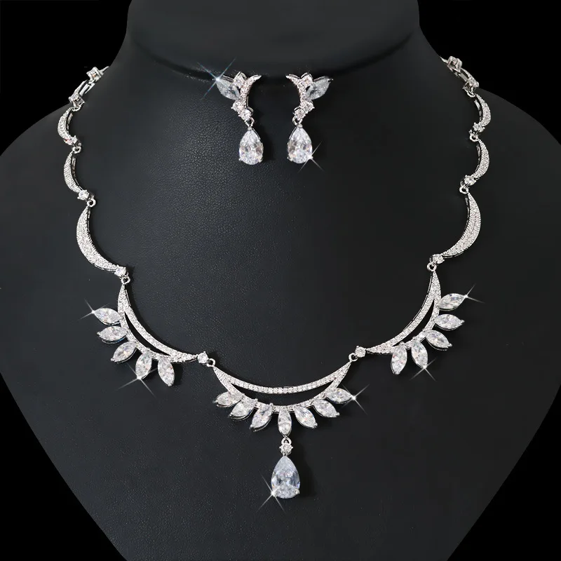 

HIBRIDE High Quality Green Zirconia Necklace and Earring Set Fashion Wedding Jewellery Crystal Drop Bridal Accessories N-1238