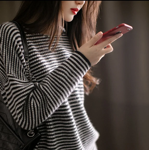 Women Cashmere sweater long sleeves Black and white stripes O-neck female Casual Solid fashion pullover Ladies winter sweaters