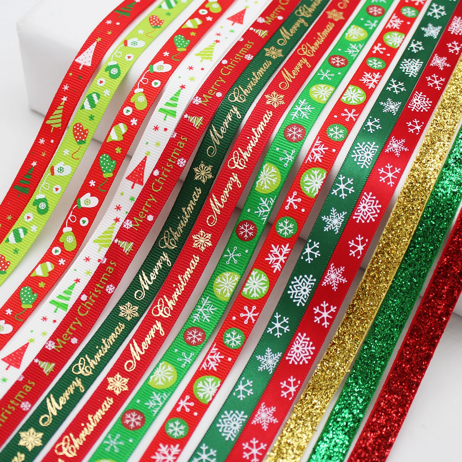 5 Meter/Lot Largest Collection Christmas Ribbons Printed Tree Elk Dots Grosgrain Ribbons Red Green Satin Ribbon Decoration Craft