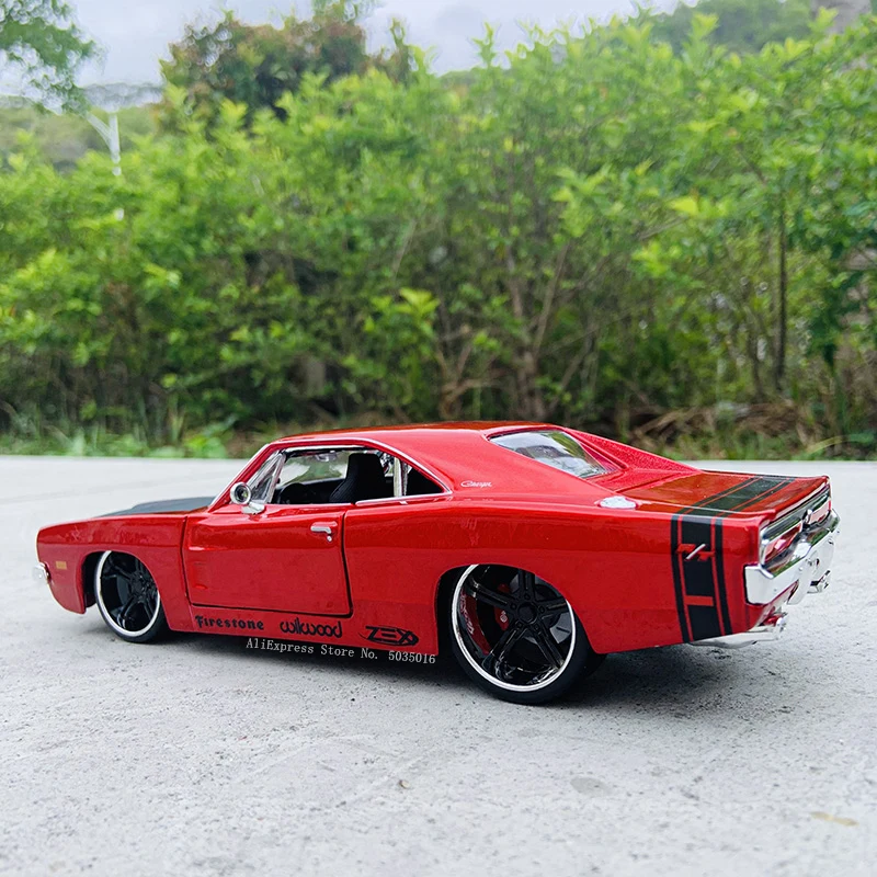 Maisto 1:25 New hot sale 1969 Dodge Challenger R/T simulation alloy car model crafts decoration collection toy tools gift