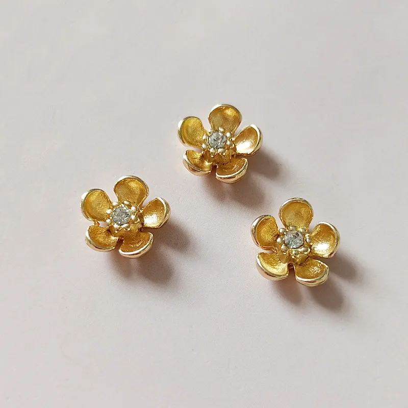 10 Pcs/lot 13mm Alloy  Flower Rhinestone Pearl Buttons For Girl Hairpin Dress Doll Shoes Box Clothing Jewelry Accessories