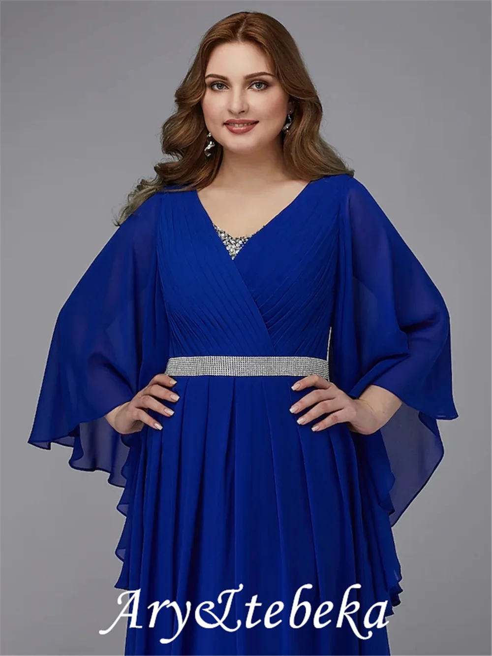 A-lijn Plus Size Bruiloft Gast Avondjurk V-hals Lange Mouwen Floor Lengte Chiffon Met Kristallen Sequin 2021