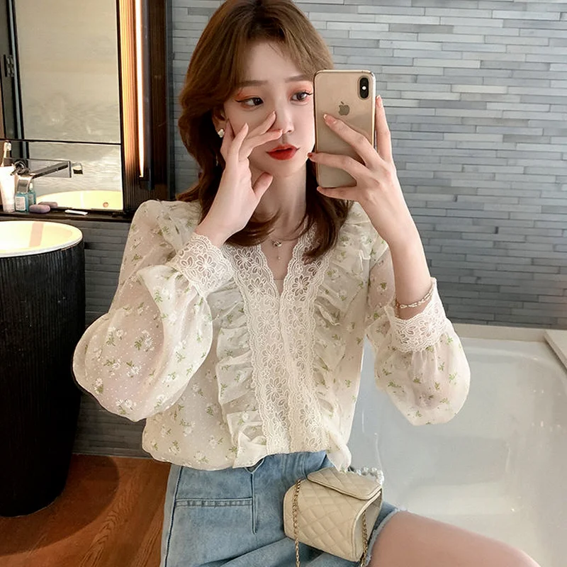 Blouse Women French Style Lace V-neck Long Sleeve Floral Romantic High Quality Elegant Stylish Summer Sun-protection Female Sexy