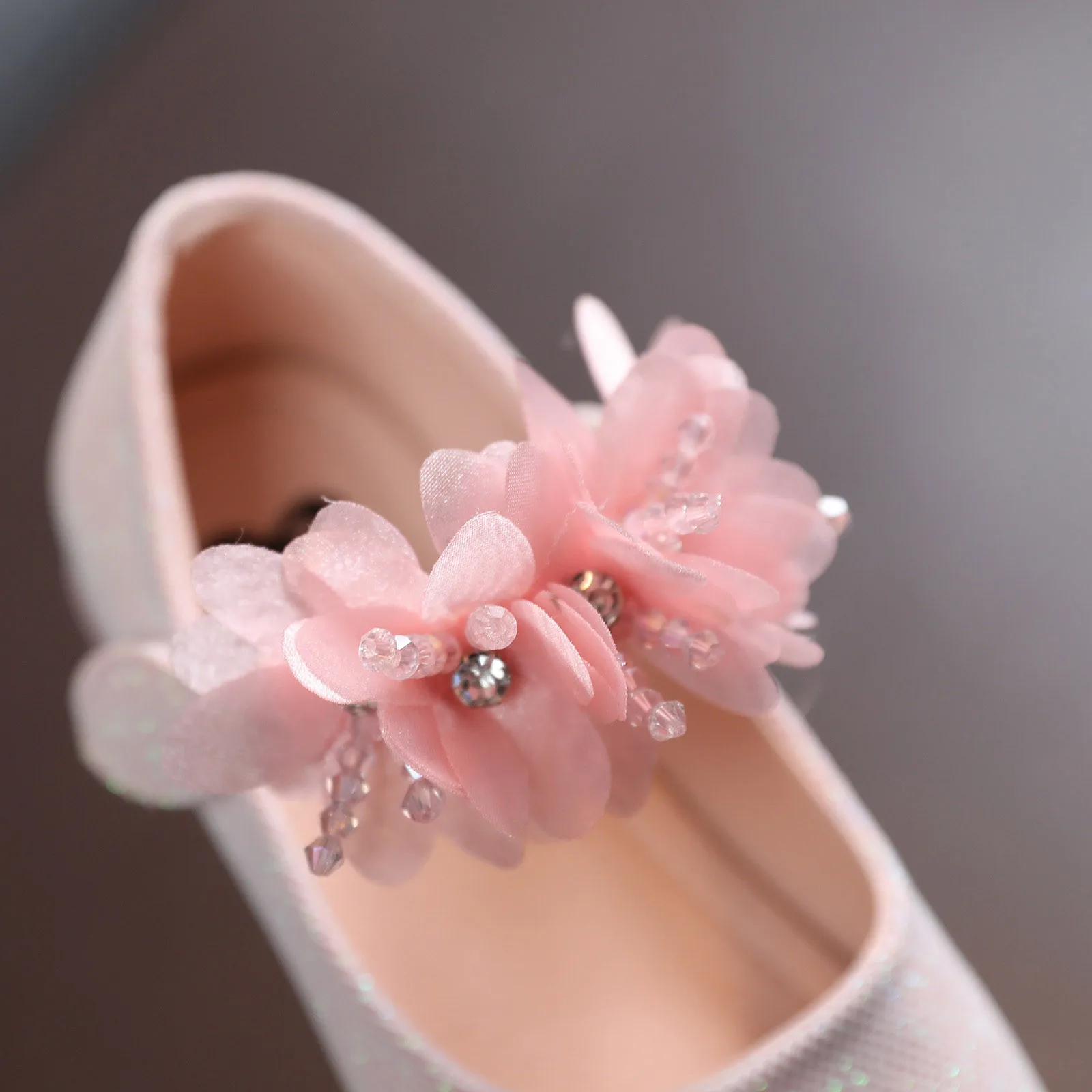 Sandália infantil de princesa para meninas, sapatos de dança infantil de dedo redondo floral para bebês e crianças, respirável e macia para praia, verão 2021