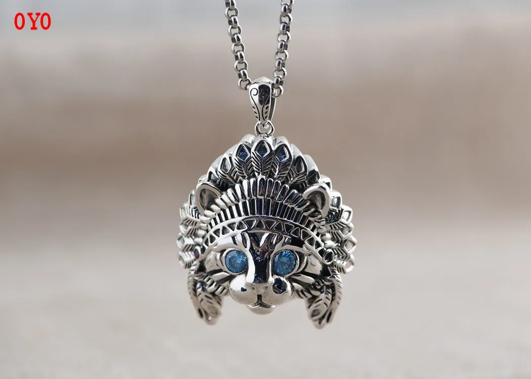 

2021 new S925 silver retro creative hollow design feather three-dimensional cat head necklace pendant