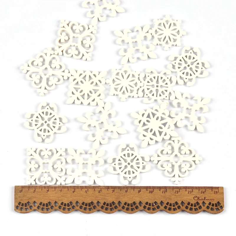 20pcs White Openwork Snowflake Pattern Wooden Pendants Christmas Tree Decorative Crafts Navidad Hanging Gifts Accessories M2264