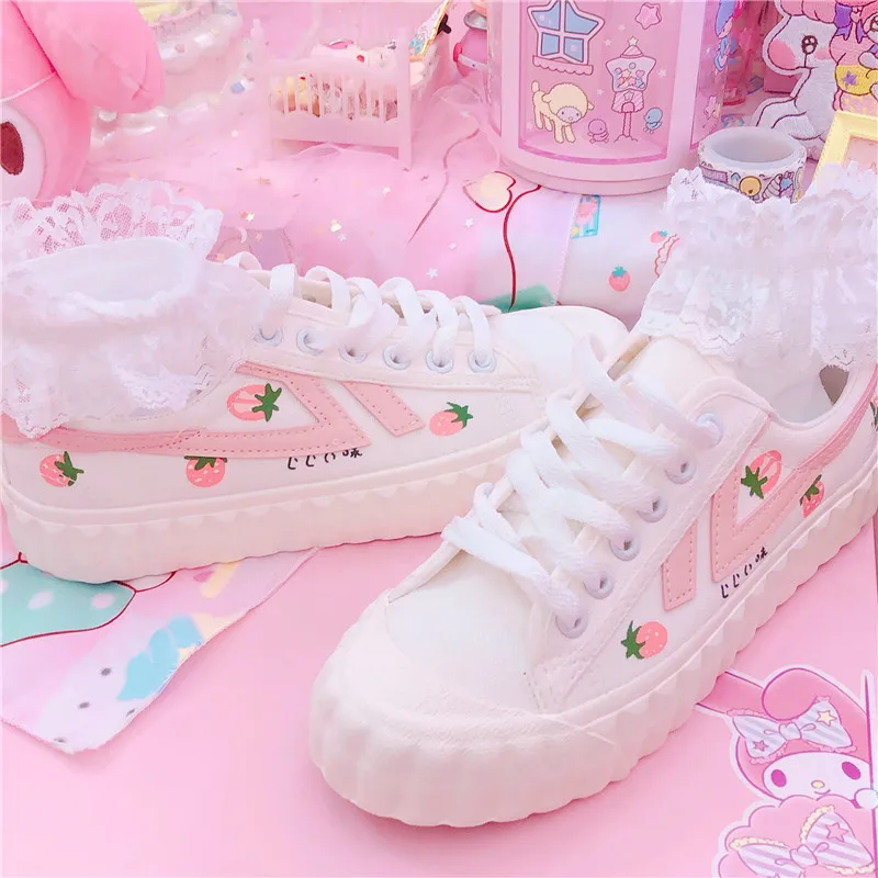 Japanse Zoete Lolita Schoenen Ronde Kop Platte Aardbei Board Schoenen Kawaii Meisje Sneakers Kawaii Schoenen Loli Cos