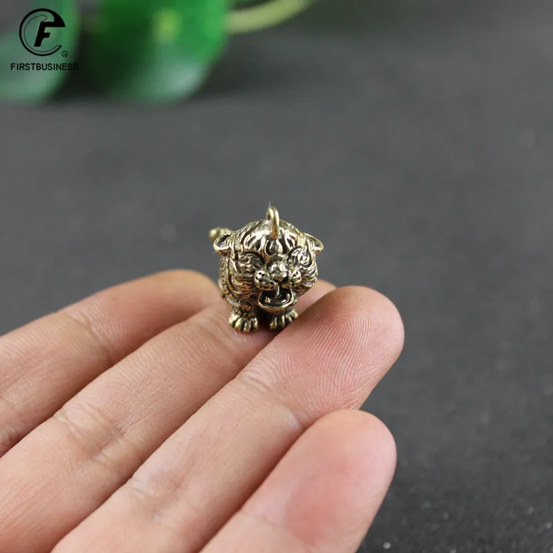 Copper Tiger Small Ornaments Retro Brass Chinese Zodiac Animal Tiger Statue Figurines Keychains Pendants Antique Home Desk Decor