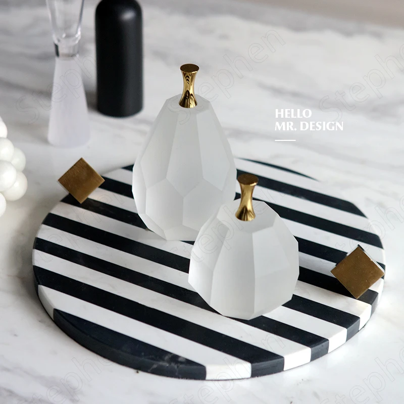 

Black White Mosaic Grass Trays Decorative European Modern Living Room Desktop Matte Pear Ornaments Tea Cup Wine Storage Tray