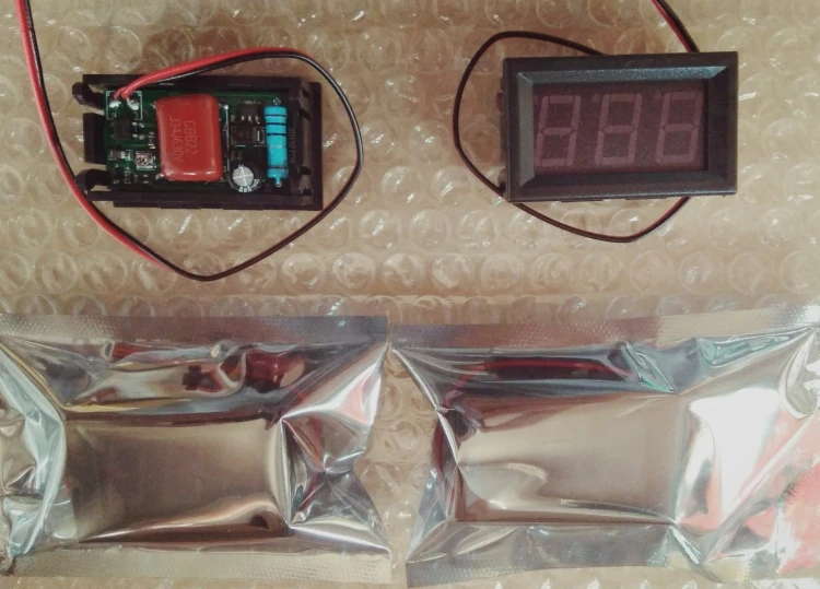 

LED Digital display two line AC voltmeter head Two-wire digital voltmeter AC220V Mains supply 70V~500V