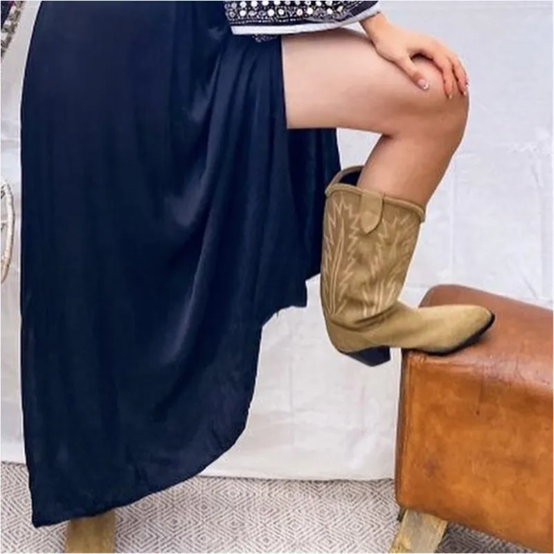 Nude Suede Embroidered Mid-Calf Boots Women Designer Shoes Thick Heel Pointed Toe Cowboy Boots for Women Knight Botas Femininas