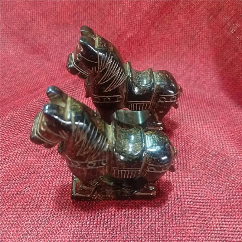 Tibet Hongshan Culture Natural Meteorite Iron Stone War Horse Collection Decoration Mascot Statues et Sculptures