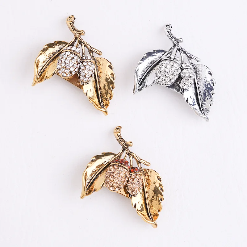 Crystal Vintage Flower Strawberry Rhinestone Brooches For Women Girls Wedding Party Jewelry Brooch Pin Dress Coat Accessories