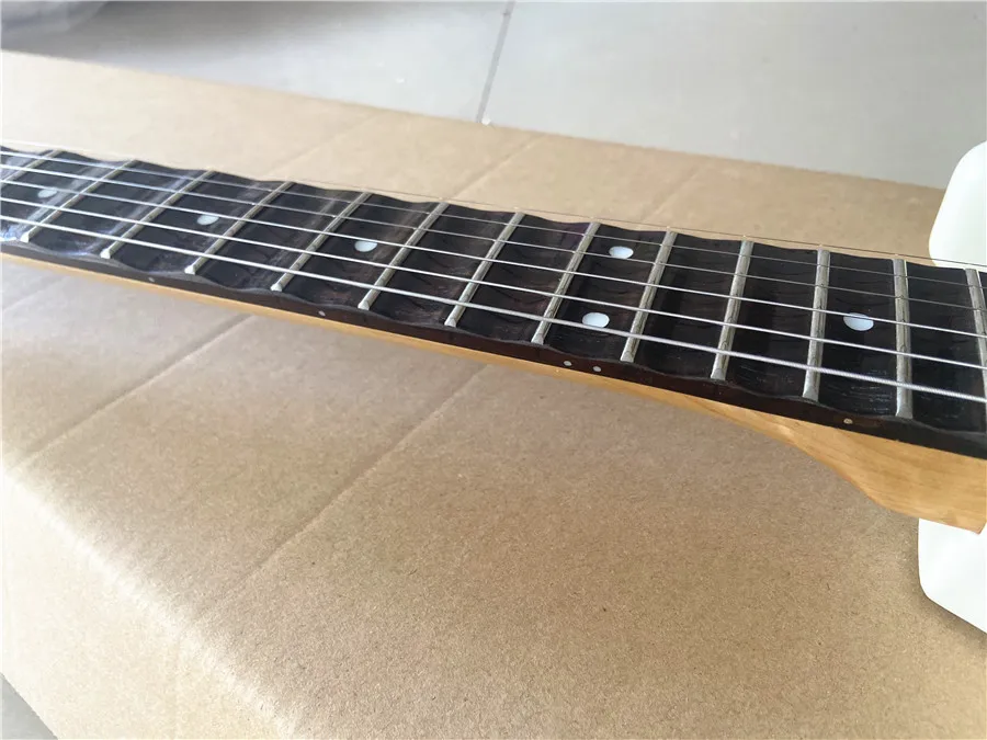 Inheriting the classic cream white double electric guitar rosewood fingerboard fan groove, can be customized