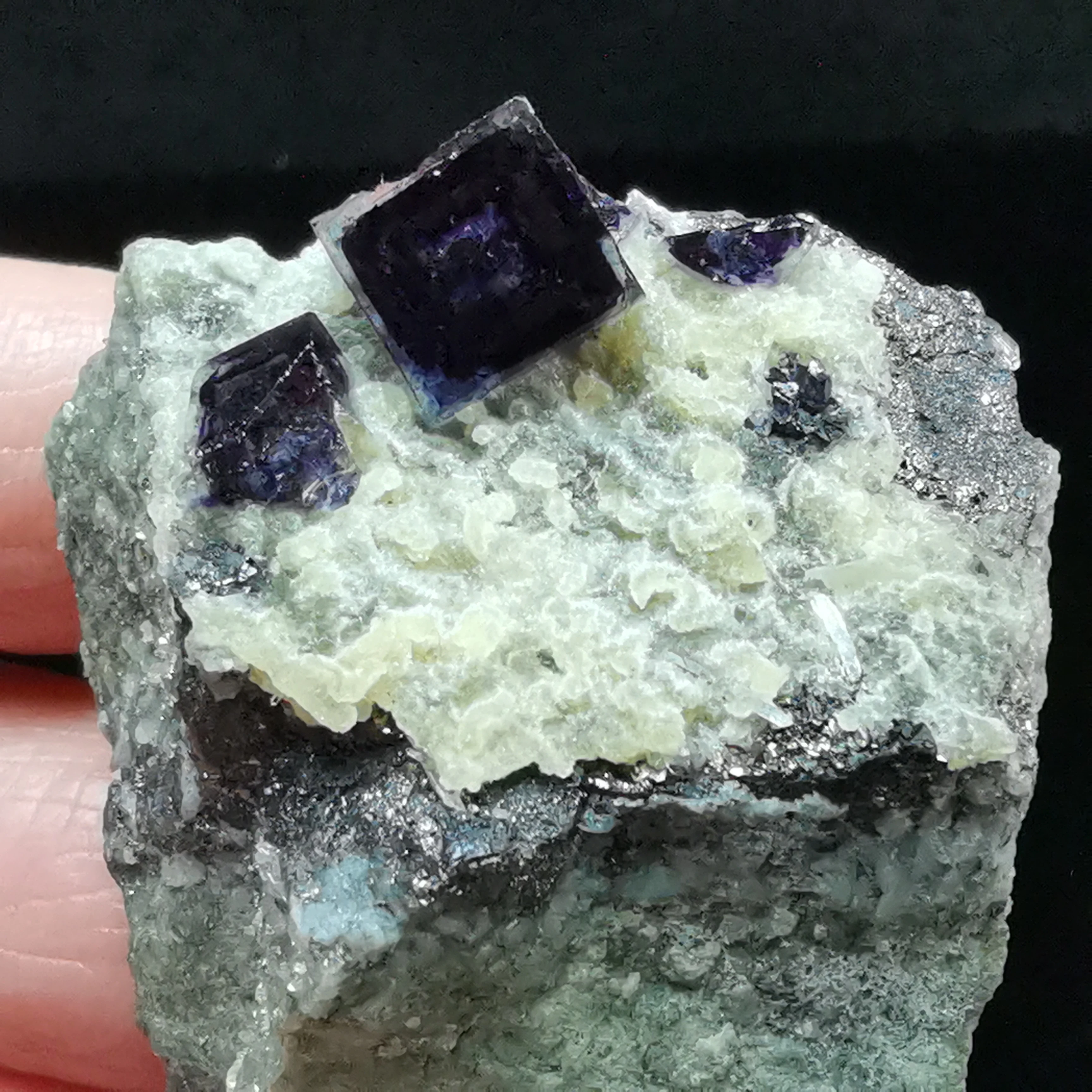 

42.5gNatural rare window purple fluorite mineral specimen healing energy CRYSTAL QUARTZ GEM teaching specimen collection