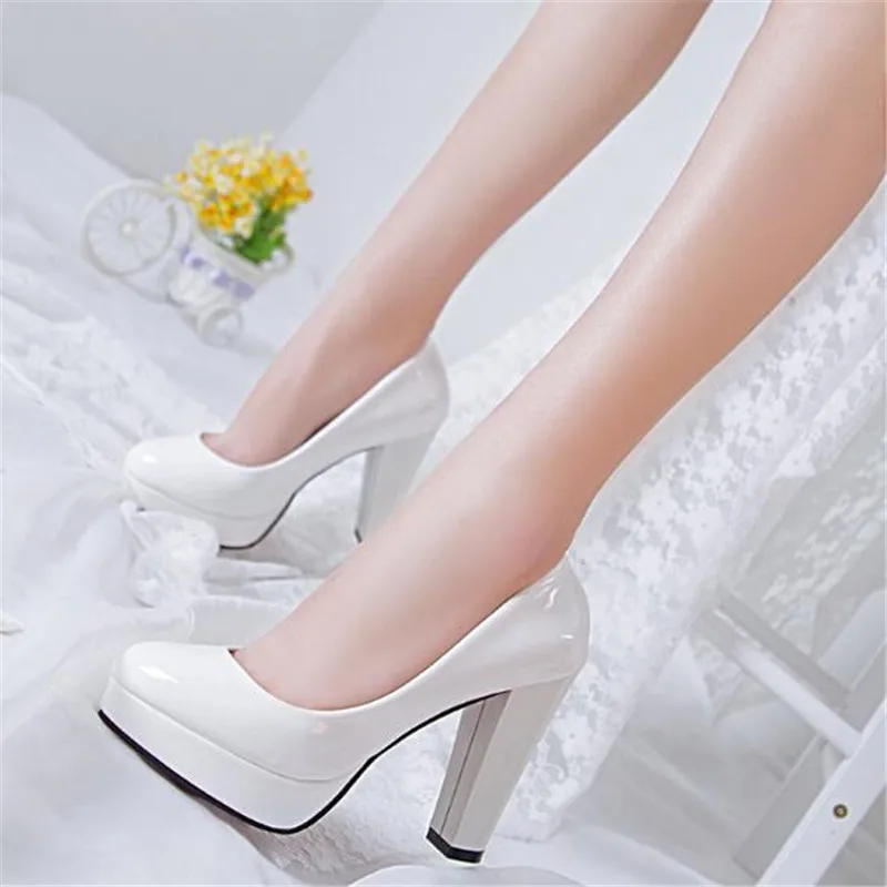 Heiße Frauen Pumpt Schuhe Frauen PU Leder Flach Slip-On Runde Kappe High Heels Hochzeit Party Kleid Schuhe mujer Plus Größe 34-42 Neue