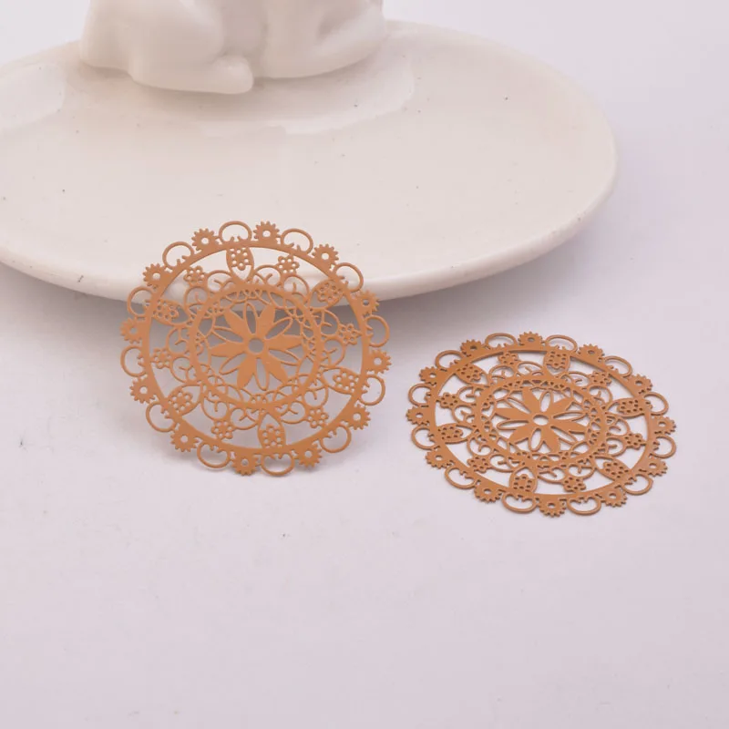 30 Stück AB5144 40mm Lasergeschnittene Große Runde Anhänger Verbinder Messing Schwarz Weiß Anhänger Schmuck Ohrring-Zubehör – Detail 4