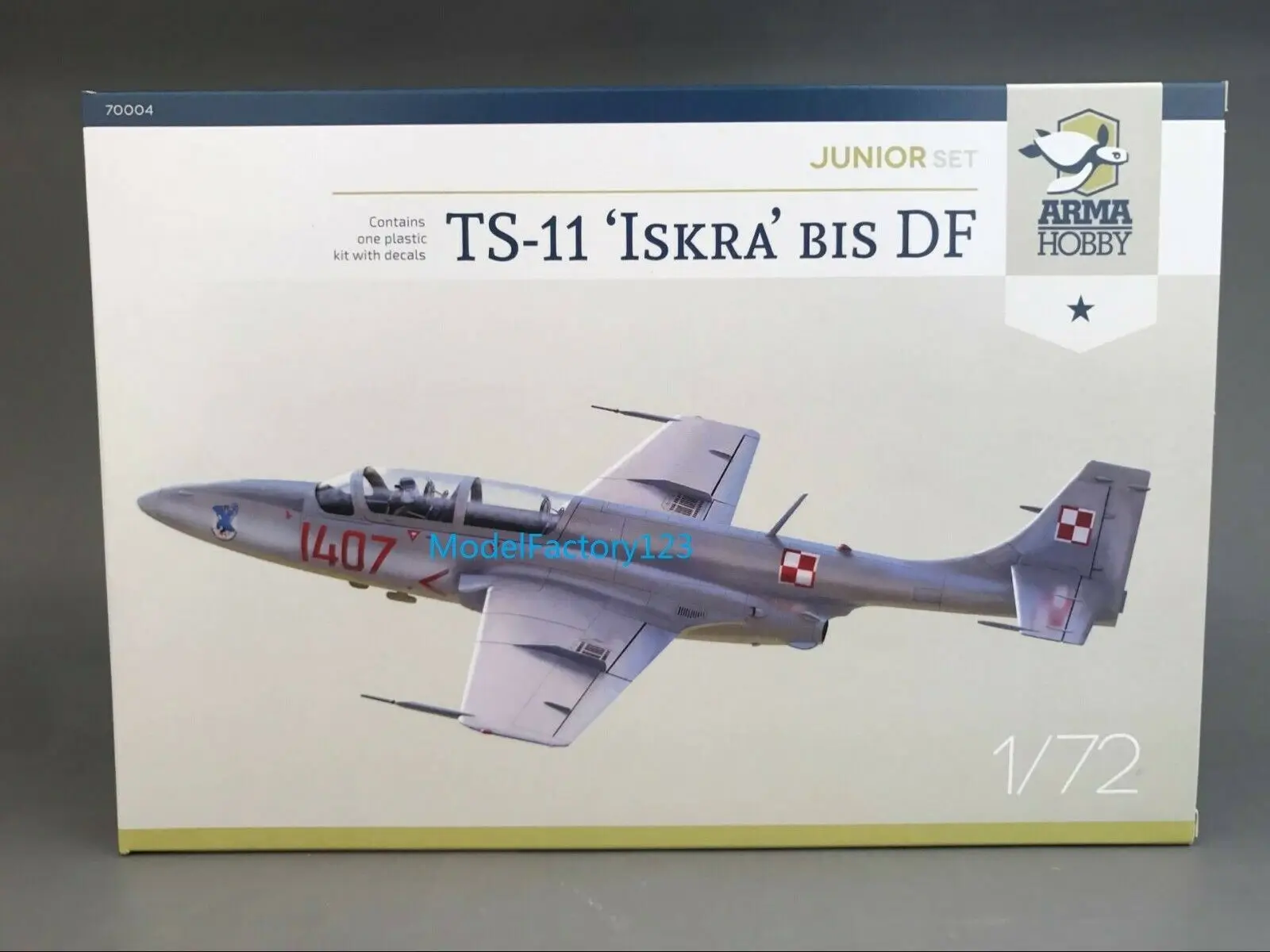 

Arma Hobby 70004 1/72 TS-11 Iskra biS DF Junior set Model Kit