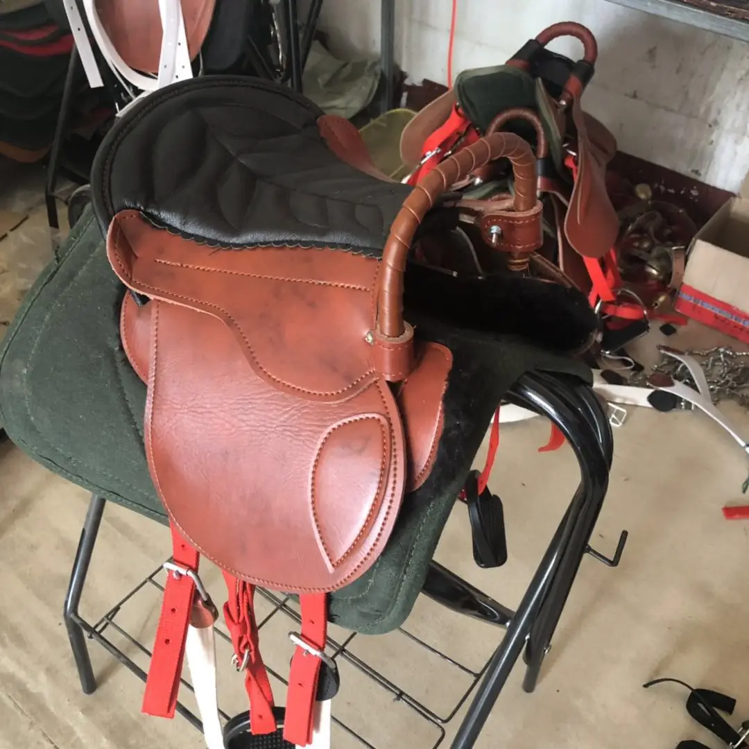 Selle de cheval intégrée en cuir véritable, équipement d'équitation, ensemble spécial en peau de vache véritable