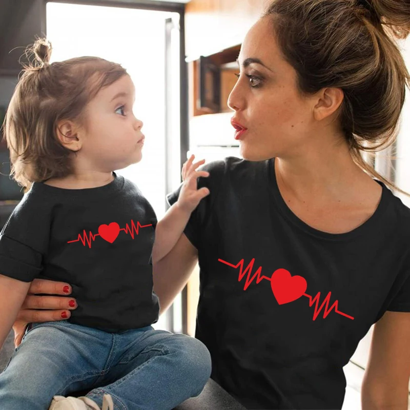 2021 New Cute Family Look Matching Clothes Mommy And Me Tshirt Mother Daughter Son Outfits Women Mom T-shirt Baby Girl T Shirt