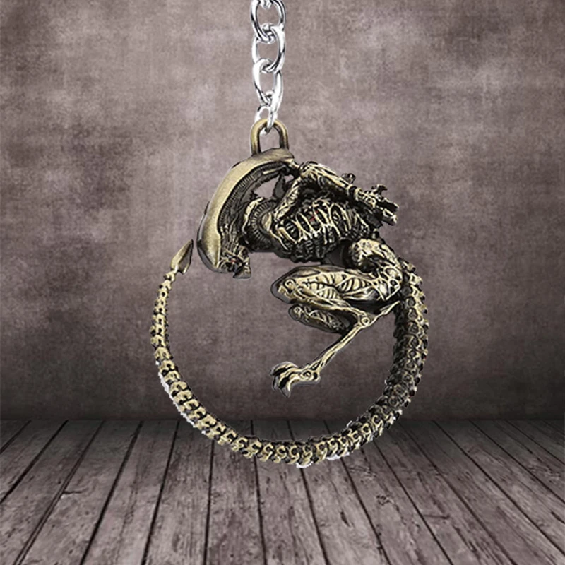 Vintage Game Aliens Predator Key Chain Alien Queen Keychain Fashion Metal Alloy Pendant Keyring For Fans