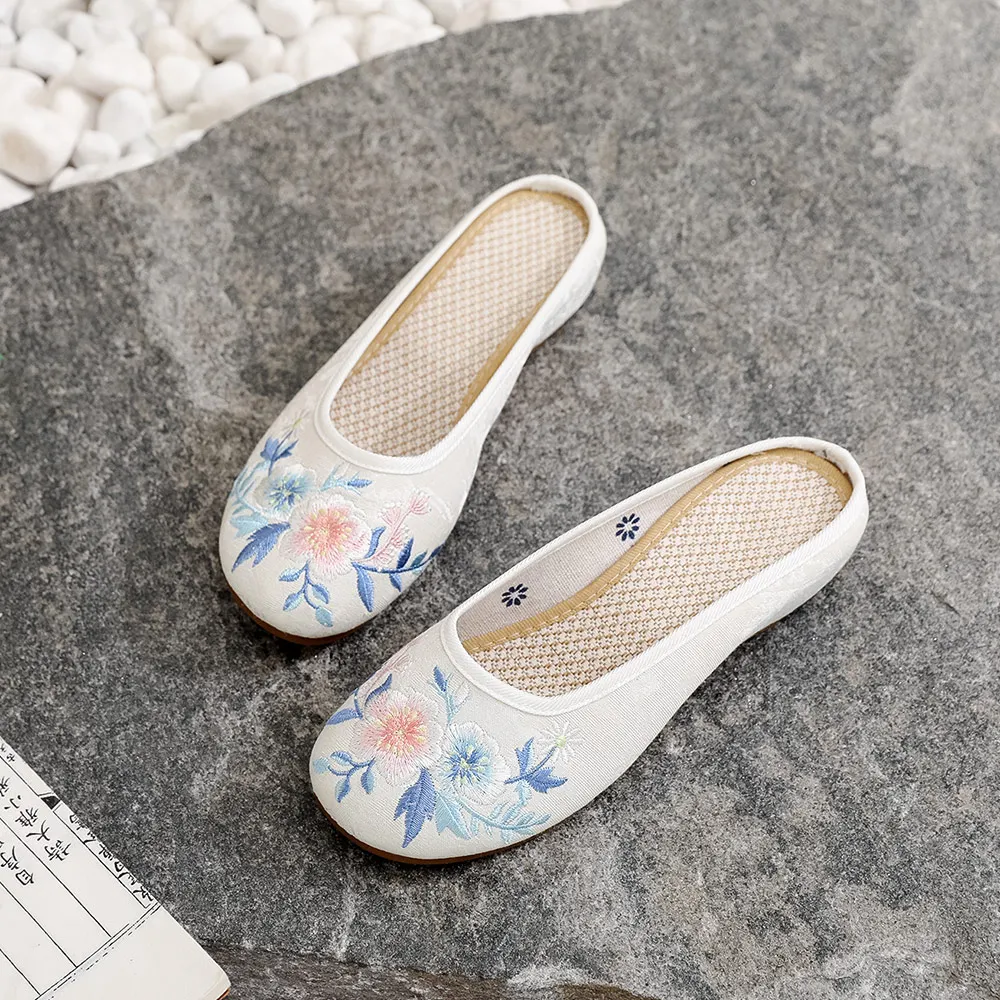 Veowalk Jacquard Fabric Women Embroidered Flat Slippers Comfortable Soft Elegant Ladies Mules Retro Chinese Embroidery Shoes