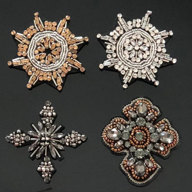 Naszywka na ubrania z koralikami do paznokci DIY materiały pomocnicze przemysł ciężki krzyż 3D naszywka w kształcie płatka śniegu aplikacja do dekoracji dłoni