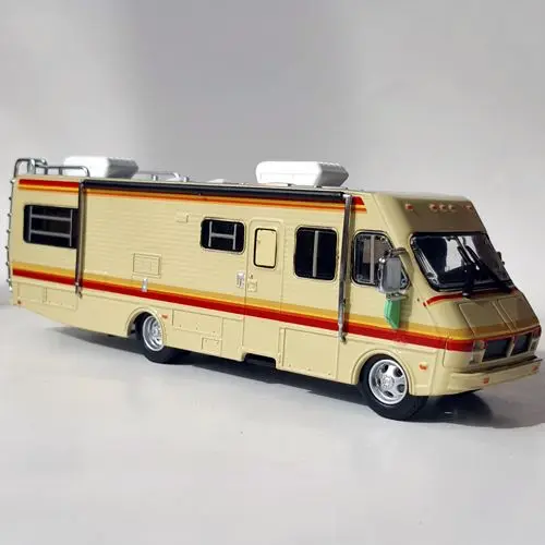 Greenlight 1/64 1986 Fleetwood Bounder Breaking Bad Rare collection car