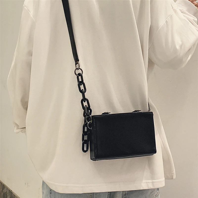 

Original Uoct.all Couple Messenger Bag Simple Box Bag Mobile Phone Bag Trend Square Bag Shoulder Bag Wild Satchel