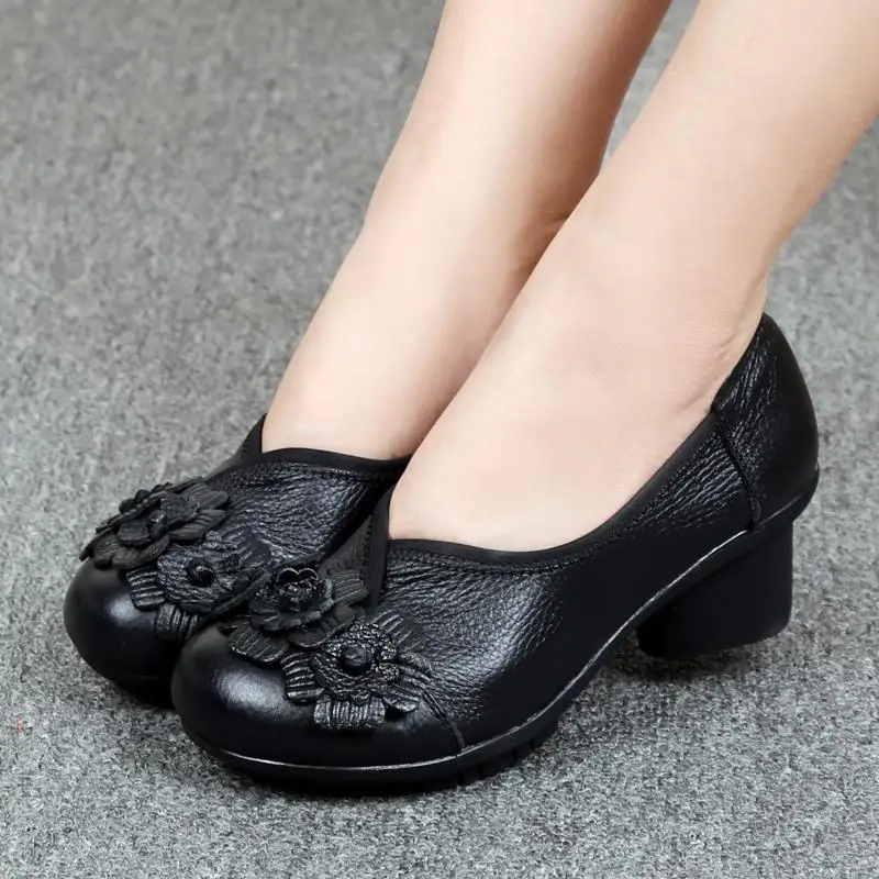 Handmade Genuine Leather Low Heels Women\'s Runway Shoes Woman Flower Retro Pumps Large Size 42 Ladies Small Pressure Heeled Shoe