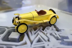 Rare 1/43 New Special Die-cast Metal Gold Vintage Car Home Display Collection Model Toys For Children