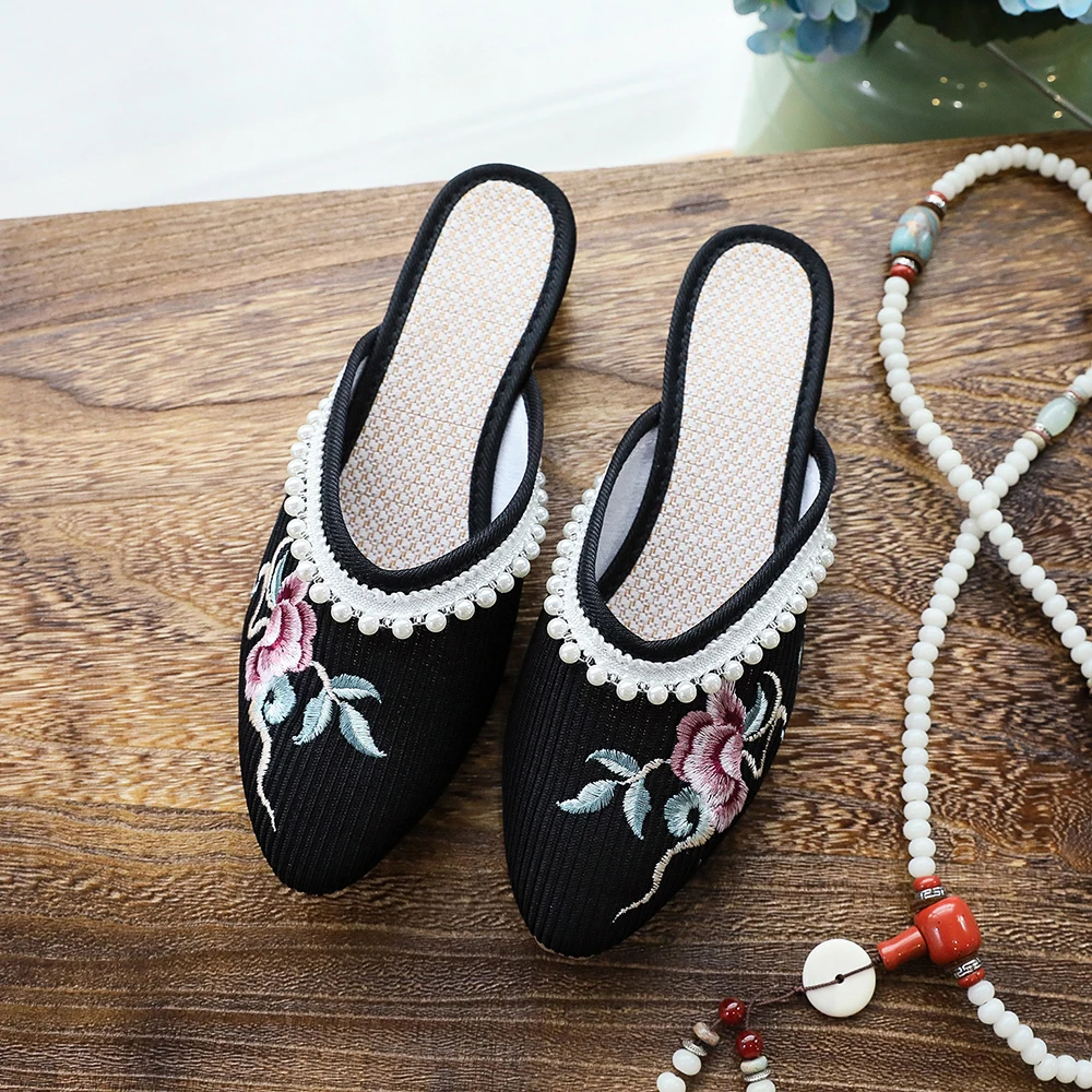 Veowalk Pearls Embroidered Women Knitted Cotton Fabric Pointy Toe Mules Flats Summer Retro Ladies Comfortable Slippers