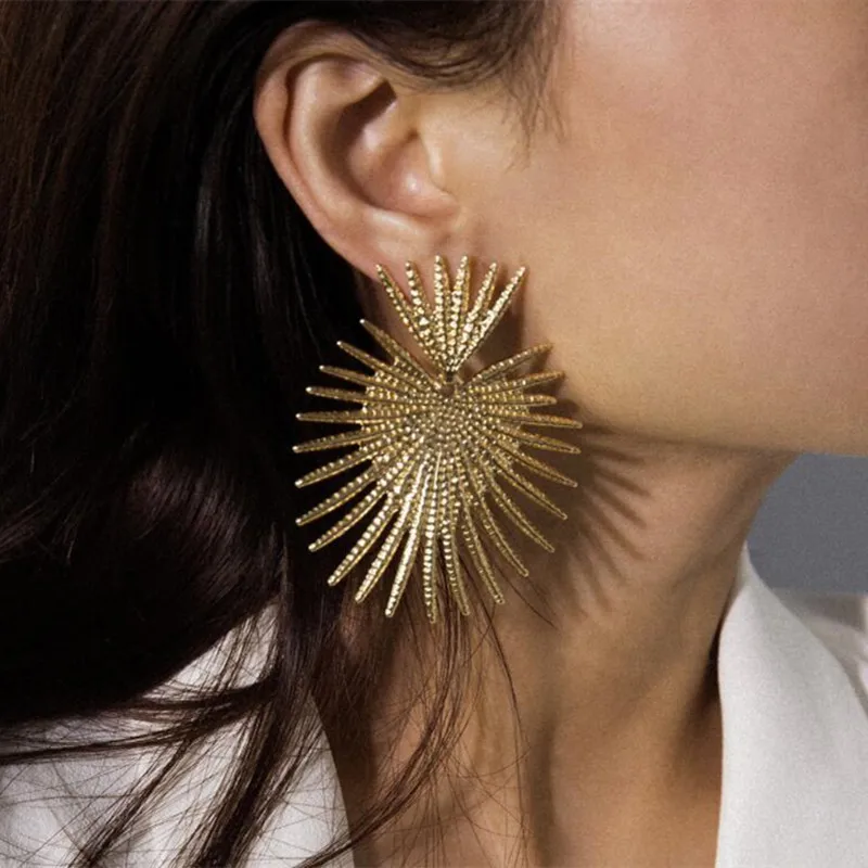 New Exaggerated Hedgehog Shape Hanging Earrings for Women Gold Color Metal Top Drop Earrings aretes de mujer modernos oorbellen