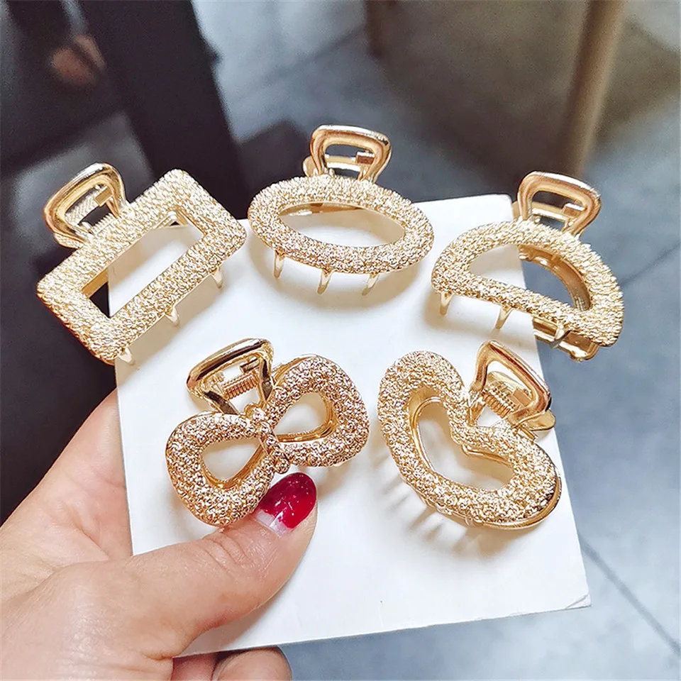 Fashion Exquisite Geometric Alloy Hair Claw Clamps Women Girls Sweet Hollow Hair Crab Moon Metal Hair Clips Accessories Headwear