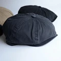 Gris oscuro