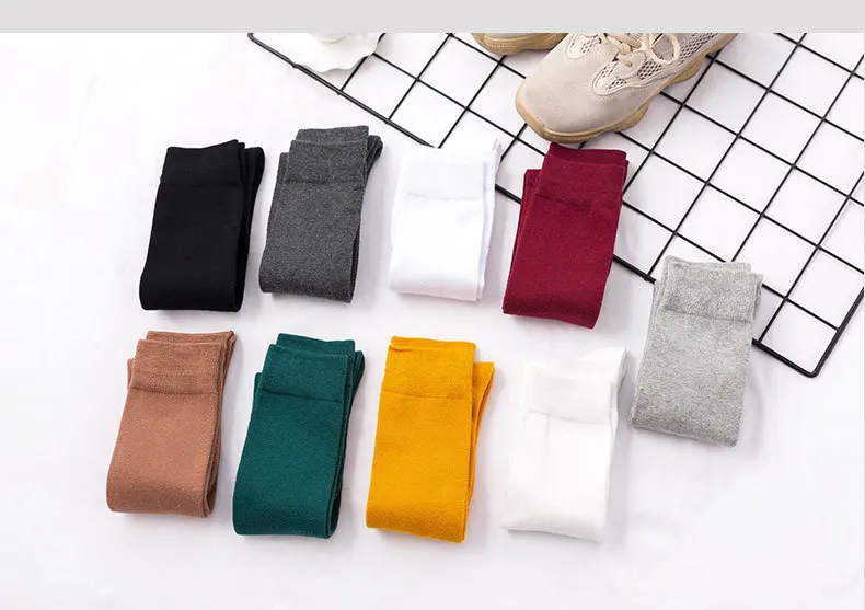 Pure cotton women\'s socks Japanese color basic socks student middle tube Black Knee JK pile socks