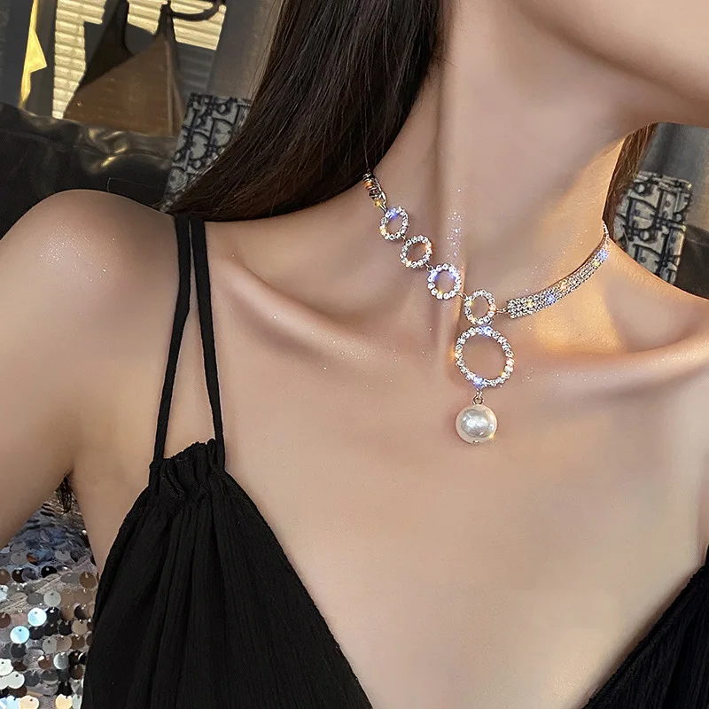 

Necklace choker chain Zircon encrusted clavicle chain necklace with pendant high level design for women