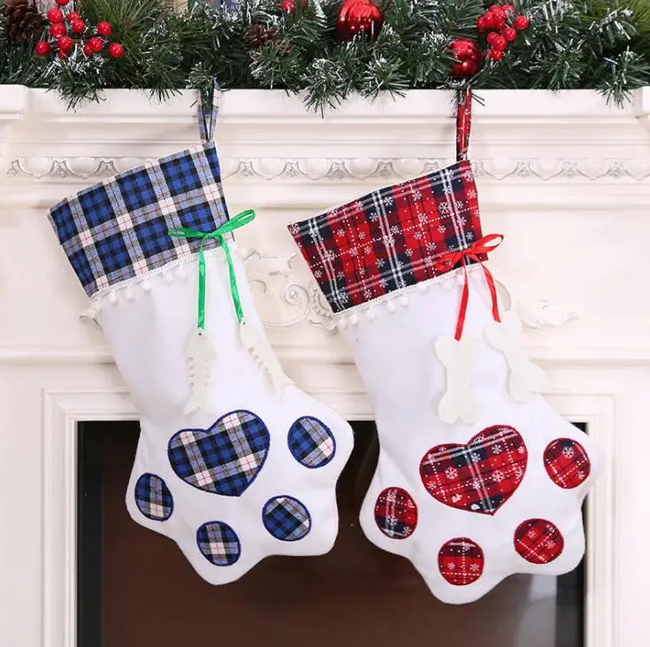 

Pet Christmas Stocking Dog Paw Plaid Gift Bag Animal X-mas Stocking for Kids Candy Bag Gifts Christmas Wholesale