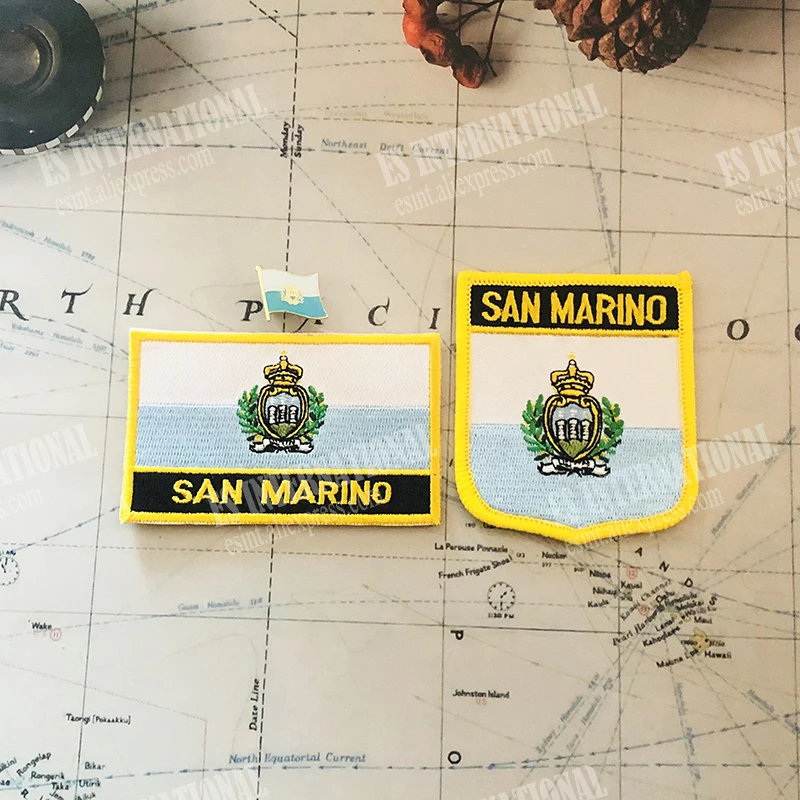 SAN MARINO Nationalflagge Stickerei Patches Abzeichen Schild und quadratische Form Pin ein Set auf dem Stoff Armband Rucksack Dekoration