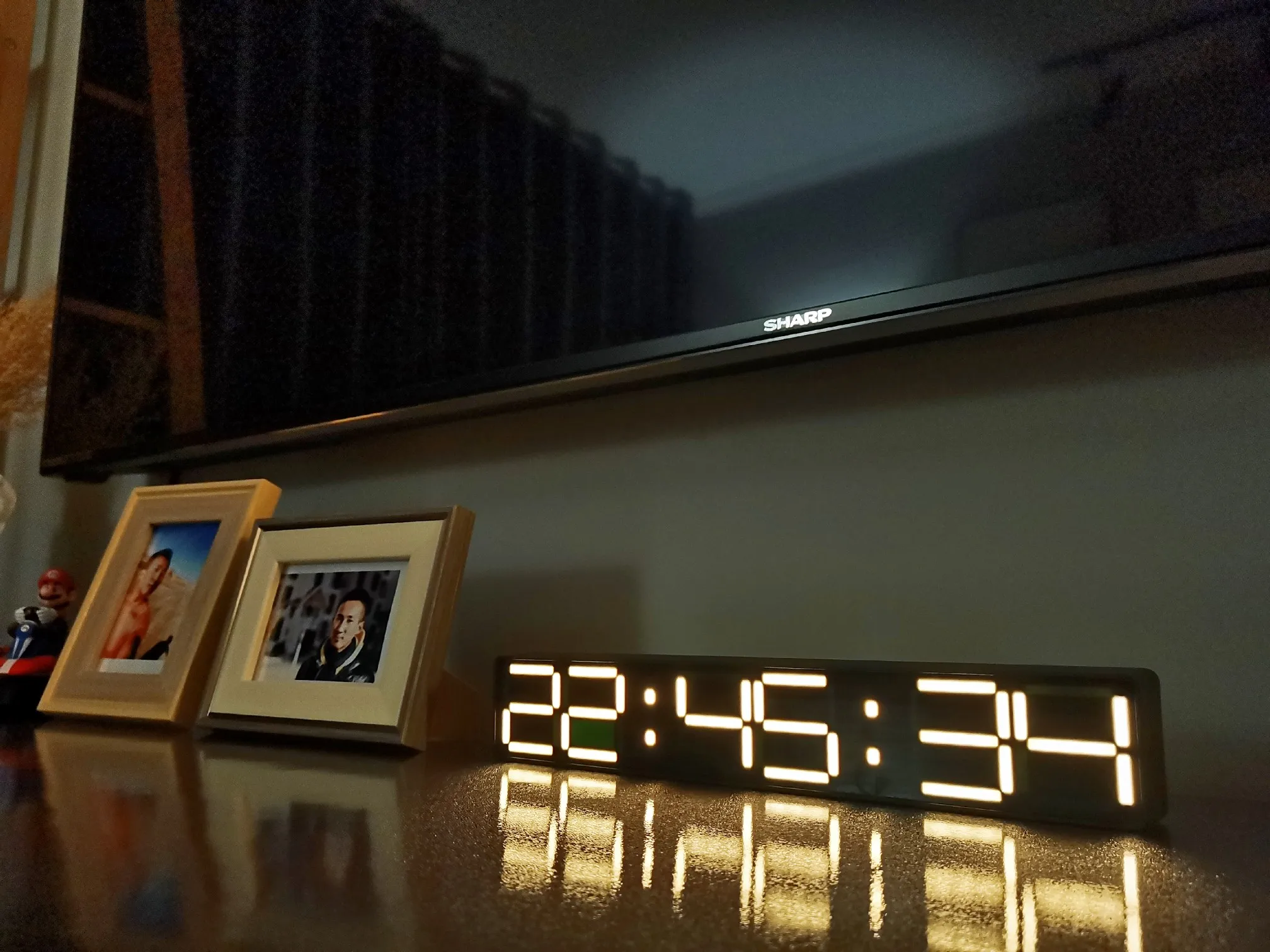 LED clock desk clock perpetual calendar luminous electronic clock living room bedroom silent modern WIFI clock