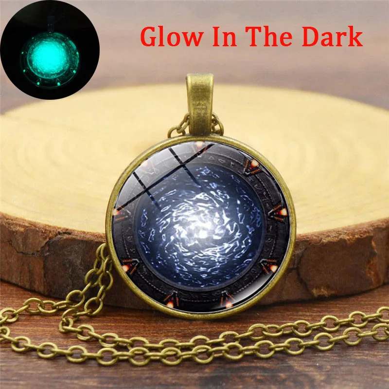 Fashion Jewelry Glowing Glass Alloy Pendant Accessories Classic Stargate Atlantis Luminous Necklace for Women Men Jewelry Gifts