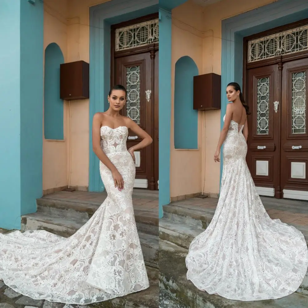 2021 Wedding Dresses Strapless Sleeveless Lace Appliques Bridal Gowns Custom Made Lace-up Back Sweep Train Mermaid Wedding Dress