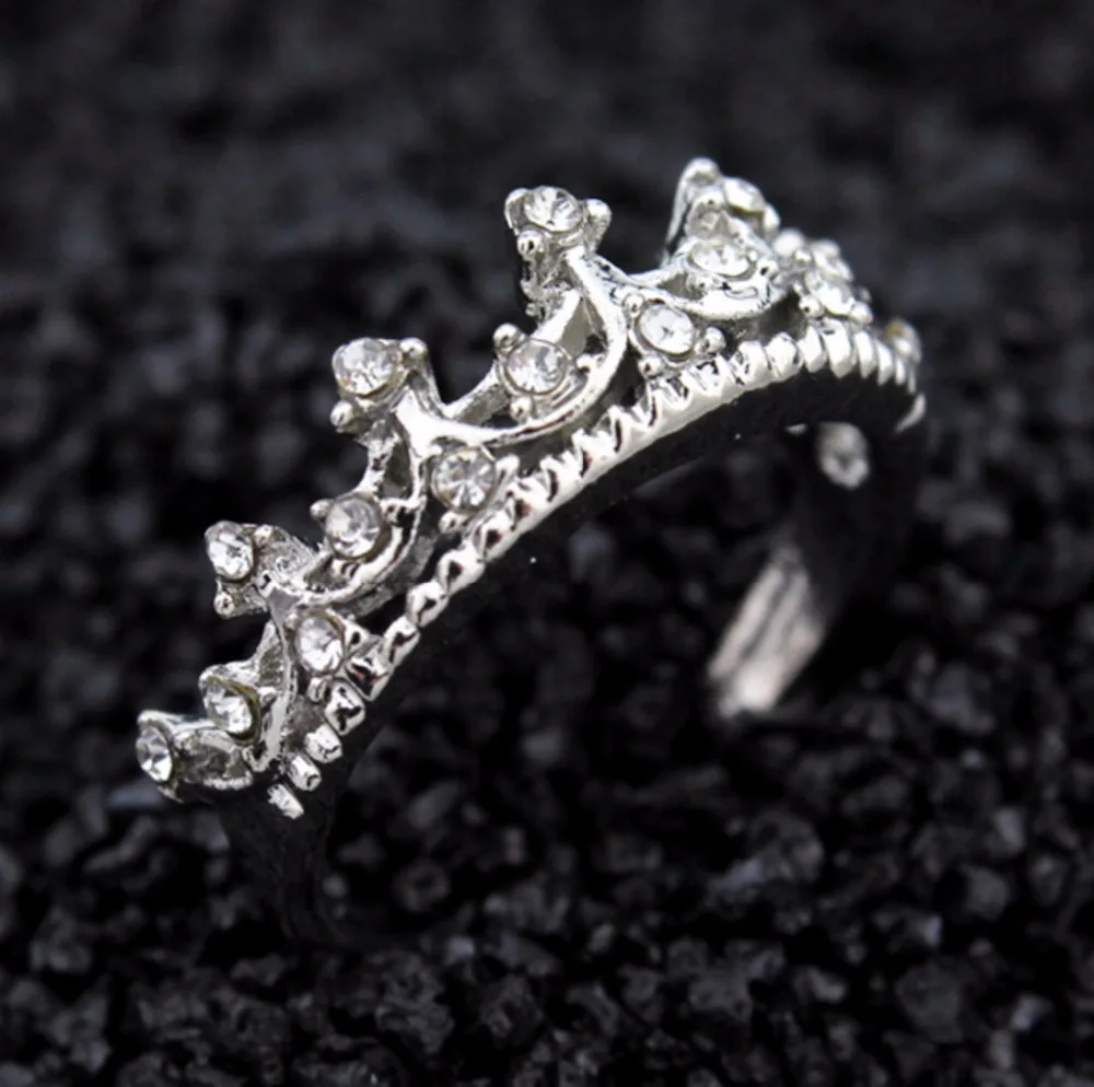 NEW Queen\'s Silver Color Crown Rings For Women Punk Brand Crystal Jewelry Love Rings Femme Bijoux Wedding Engagement Rings