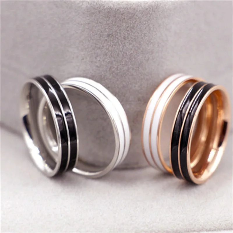 Classic Black White Rings Ceramic Titanium Steel Lovers Simple Finger Rings for Women/men Cubic Wedding Engagement Ring KK006