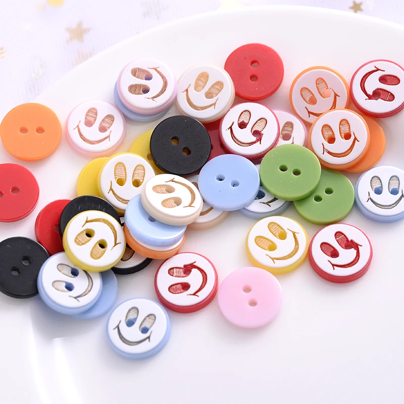 Hot 50Pcs/Pack 2 Holes 18# 11mm Resin Buttons For Baby Kids Cute Mixed Color Smiley Pattern Button For DIY Clothes Accessories