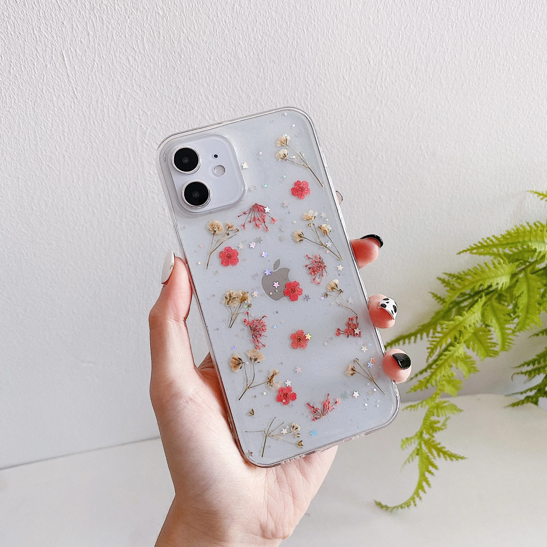 The New Model For iPhone13 Real Dried Flower Cases Glue Small Broken Flower Apple 12 Small Fresh Flower Mobile Phone Soft Cover