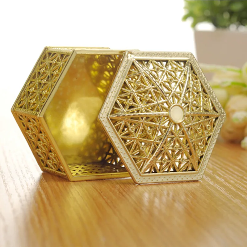 1pc Mini Plastic Hollow Gold Foil Cake Candy Box Wedding Favor Marriage Baby Shower Gift Treat Box Party Event Supply