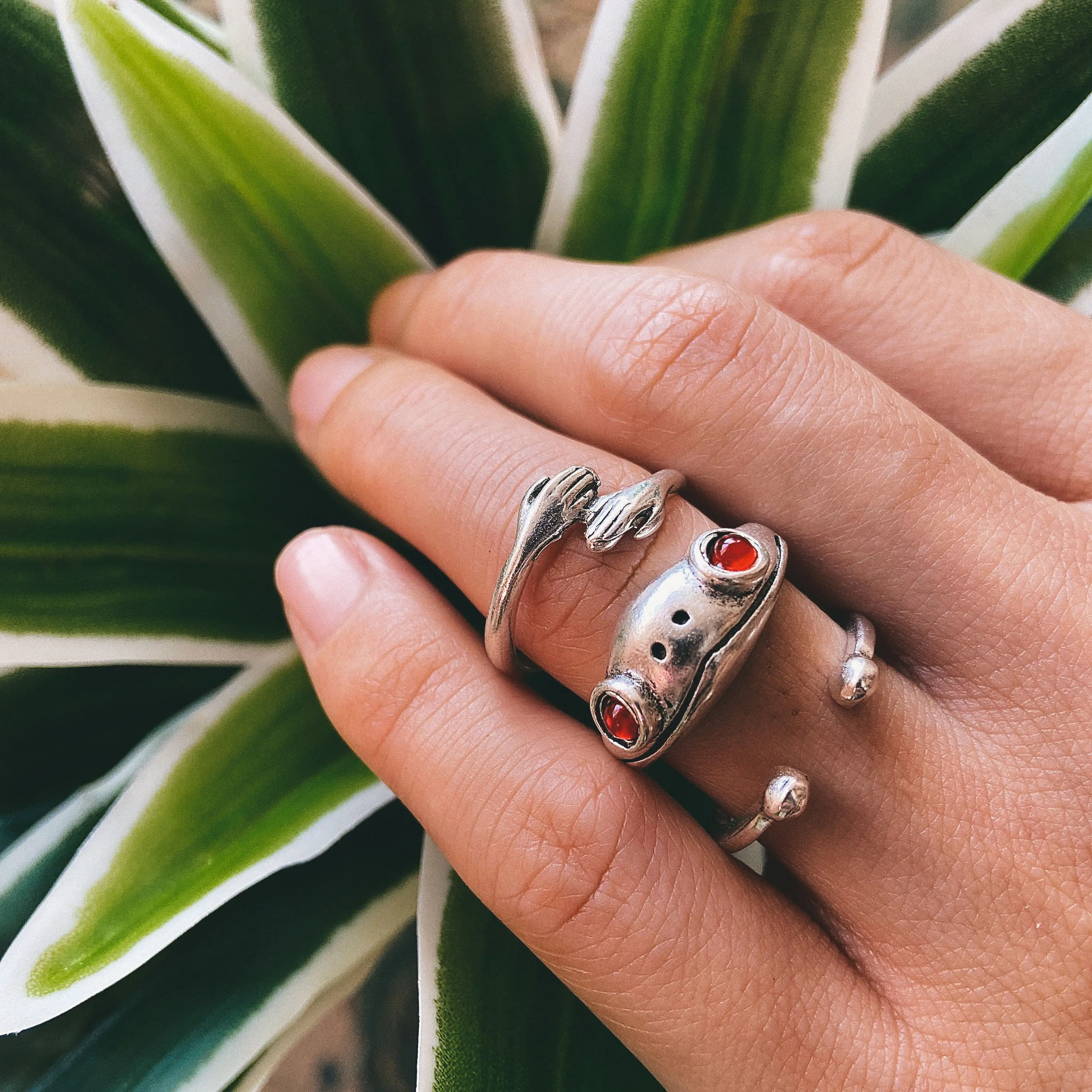 Bohemian Hug Frog Rings Set For Women Lover Retro Ancient Silver Color Animal Opening Rings Men Figure Ring Jewelry Gift