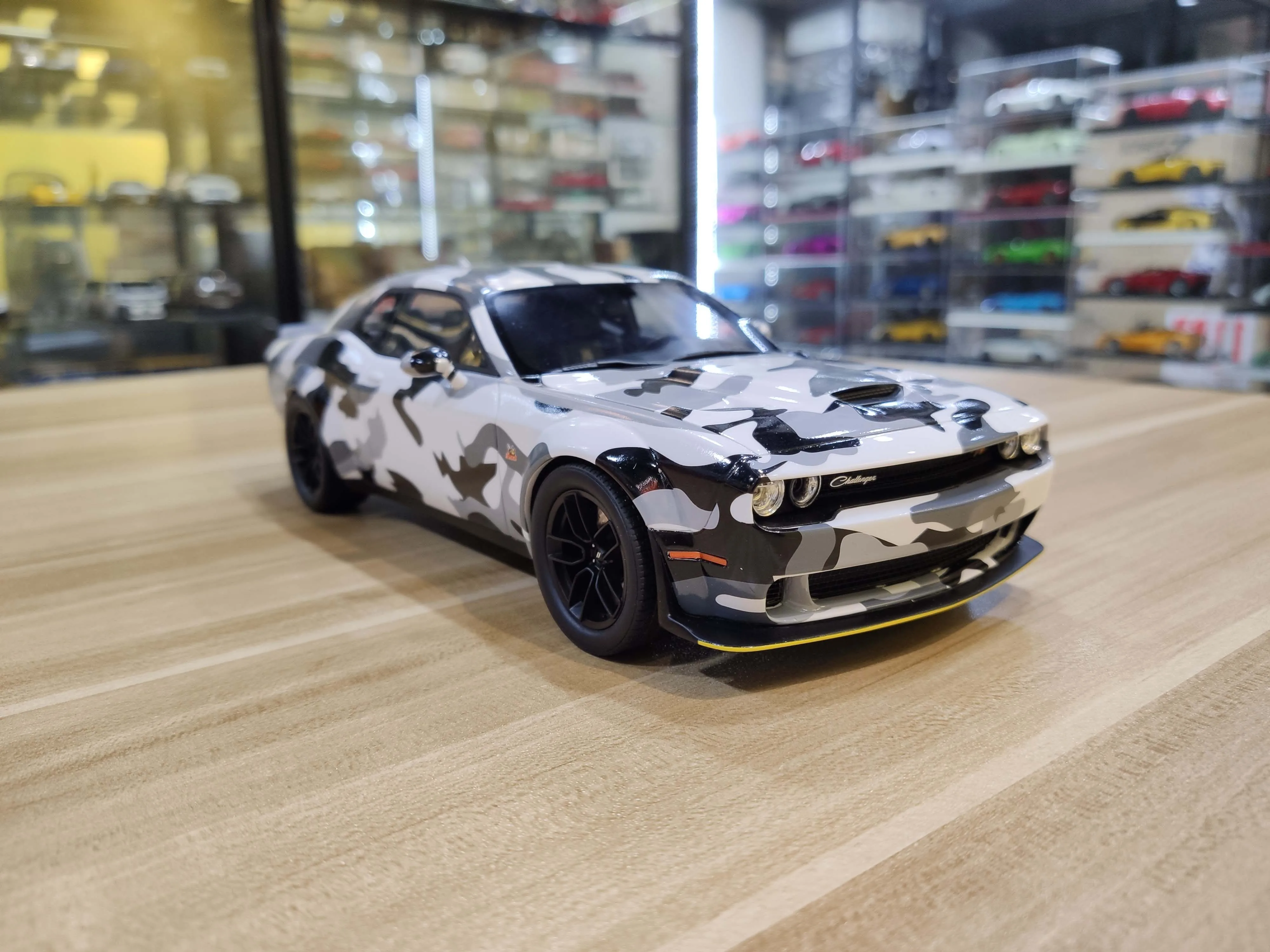 NEW GT Spirit 1:18 Dodge Challenger R/T Hellcat Camouflage coating Limited edition simulation resin vehicle model